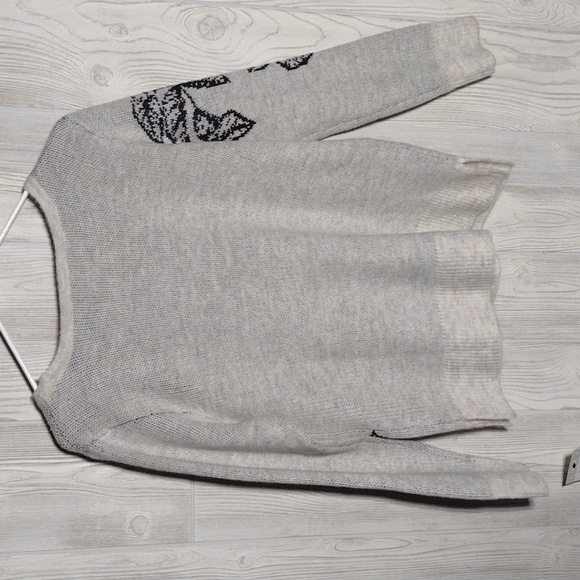 NWT Gorgeous Floral Knit Sweater - Picture 8 of 16